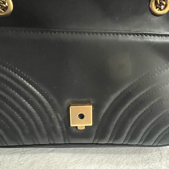 GUCCI GG MARMONT SMALL SHOULDER BAG - Picture 9 of 17